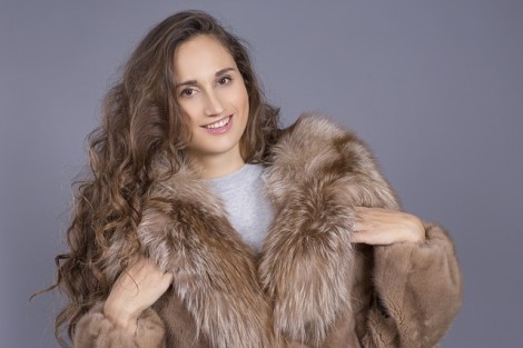 fur-coat-3420915_640